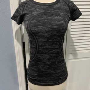 Lululemon Swiftly Tech Short sleeve shirt